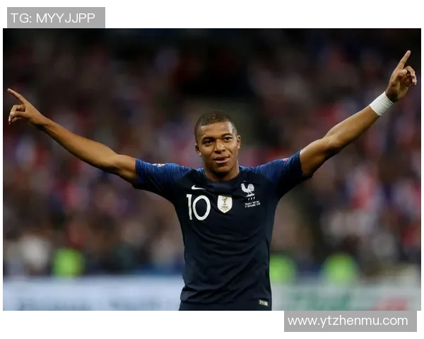 聚焦世界足球百大球星姆巴佩的成长历程与辉煌成就解析 聚焦世界足球百大球星姆巴佩的成长历程与辉煌成就解析